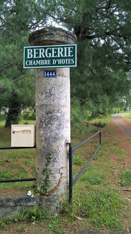 Castel La Bergerie Acomodação com café da manhã Laglorieuse Exterior foto